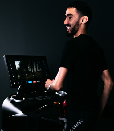 Tapis de course professionnel - 25km/h - CARE - CLUB RUNNER écran TFT